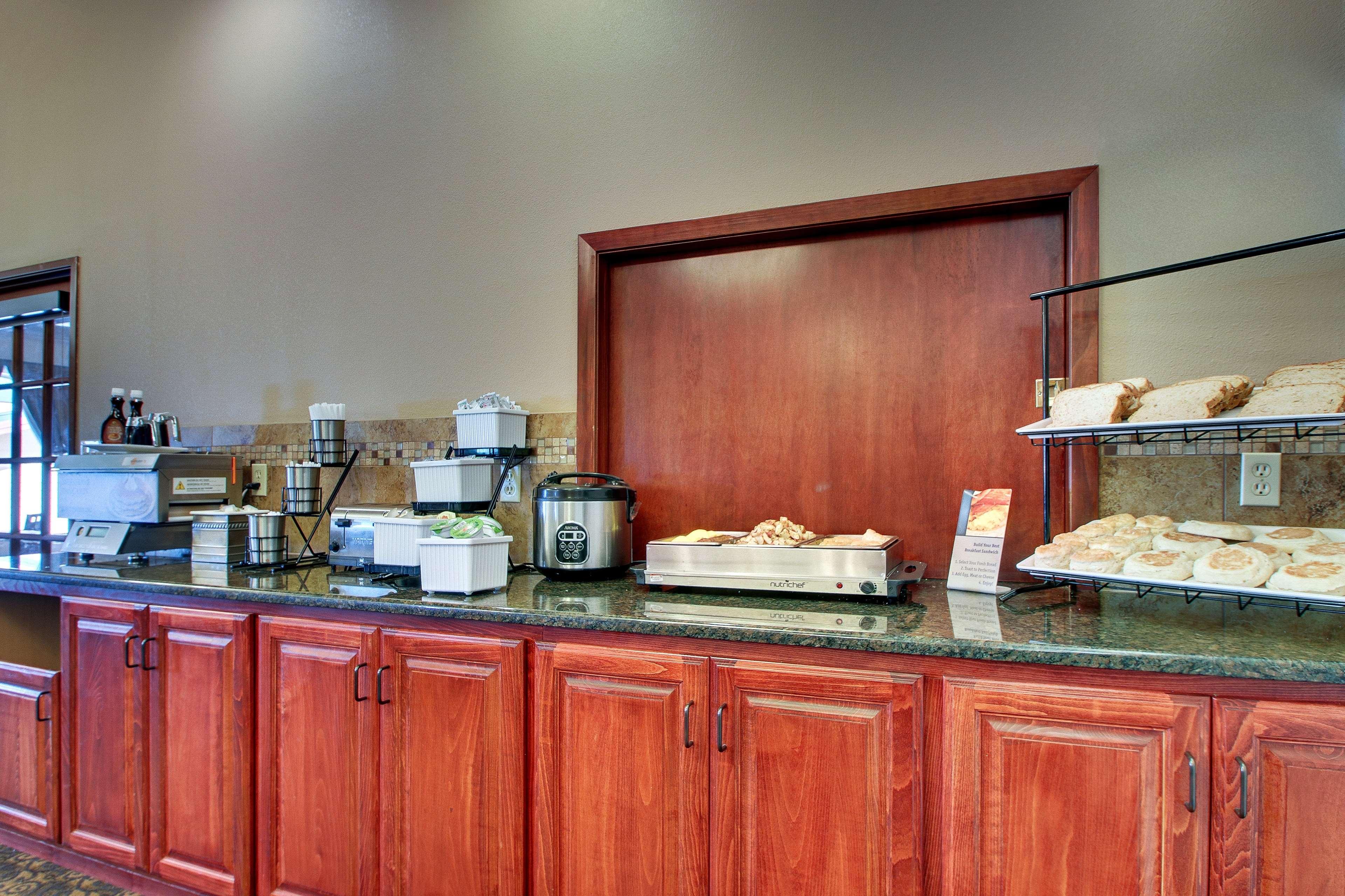 Best Western West Hills Inn Chadron Esterno foto