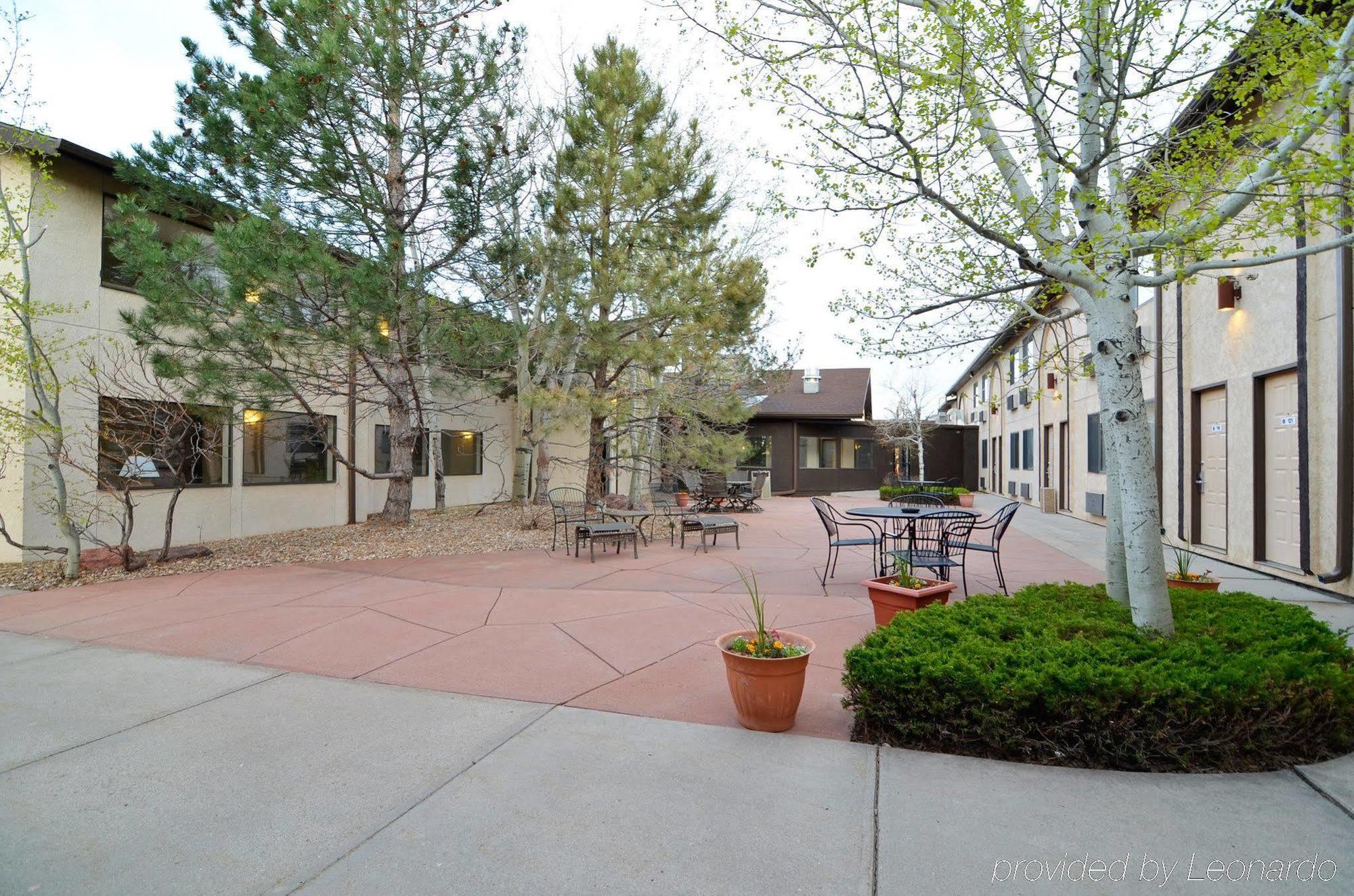 Best Western West Hills Inn Chadron Esterno foto